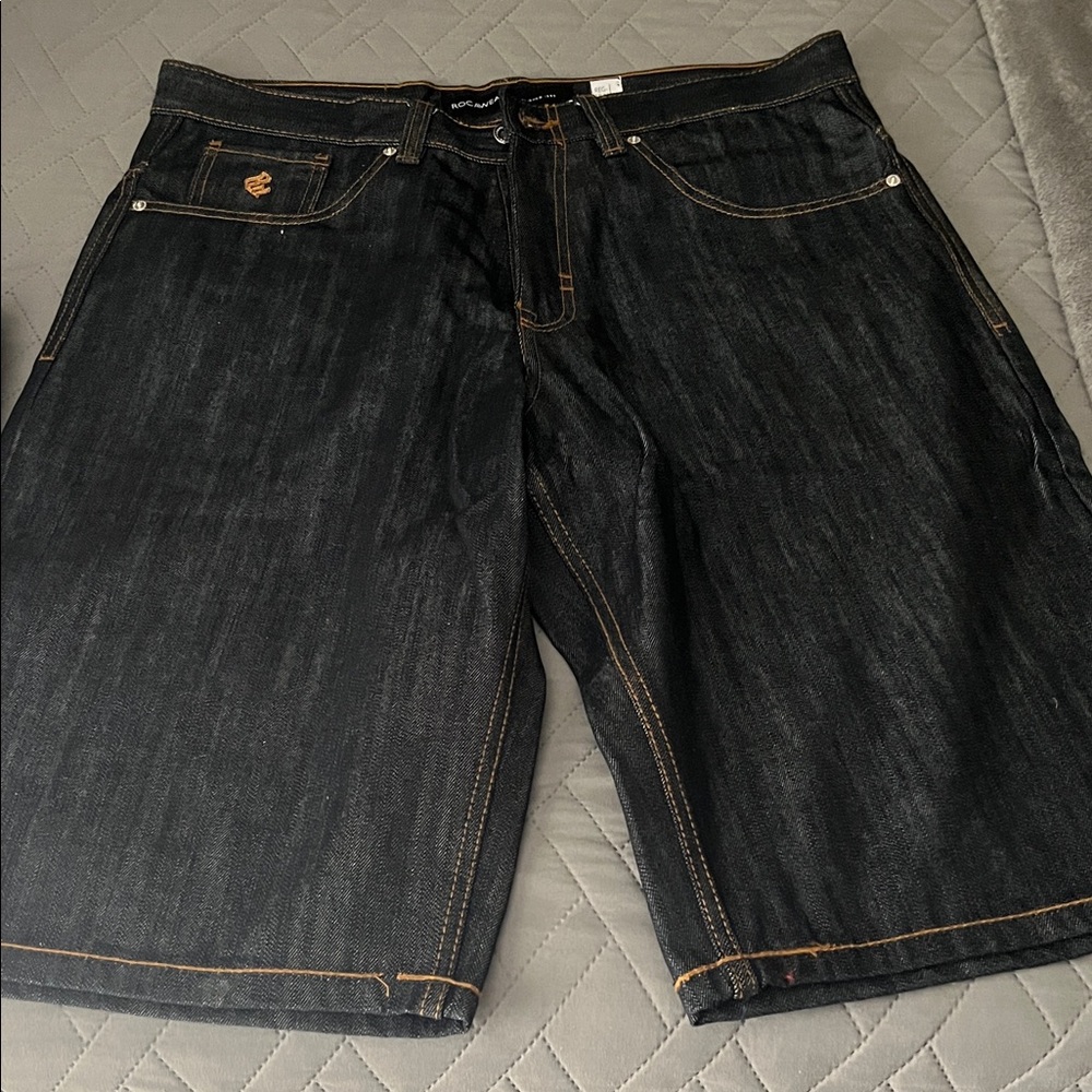 Rocawear Men's Dark Jeans with Vibrant Orange Details NEW
